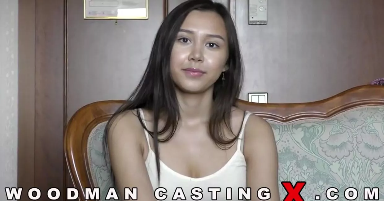 Девушка проходит кастинг в порно актрисы - HD порно видео