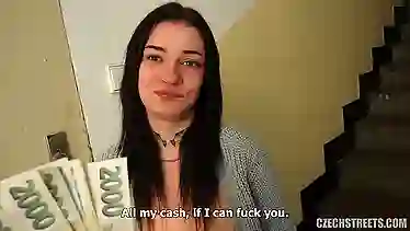 Чешская красавица милая продала себя для ебли прямо в доме с отцом пошляком