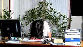 Мисс снимает трусики с мамы под столом - порно видео на arnoldrak-spb.ru