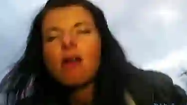 Если снять позитивную брюнетку то ебать телку можно прямо на улице